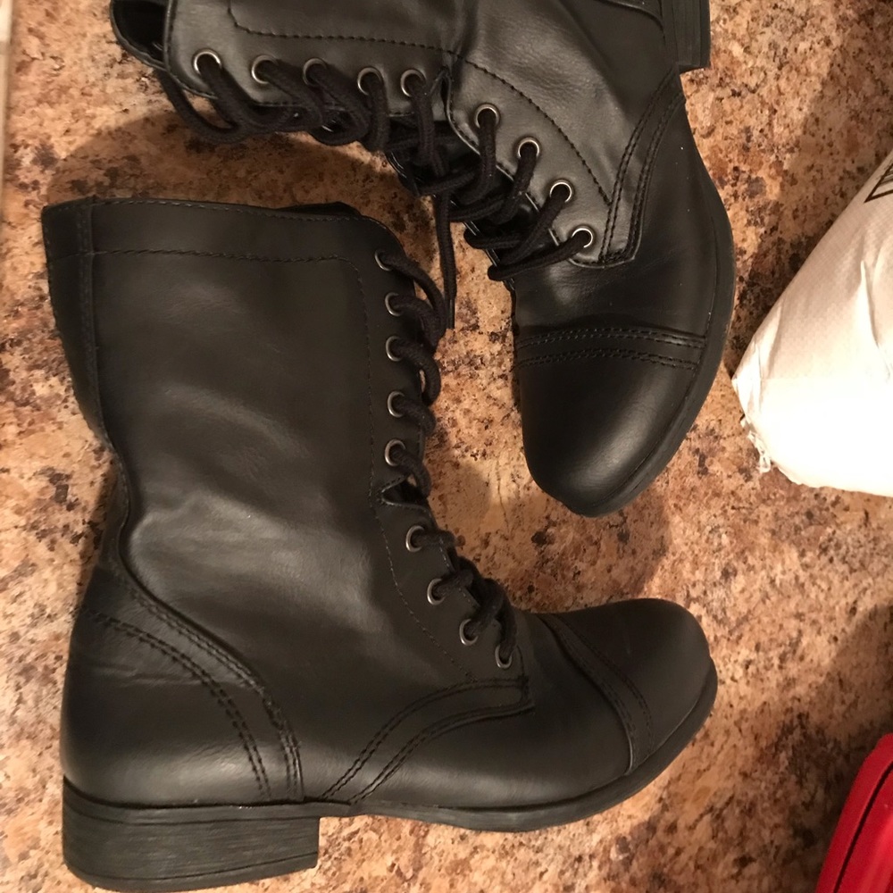 Cambat booties great condition*